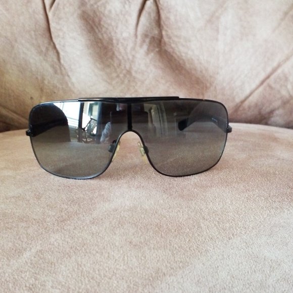 BURBERRY Sunglasses with Case - Picture 1 of 6